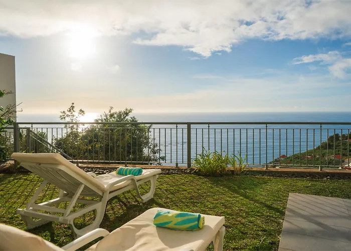 Vila Ourmadeira - Amaro Sol *